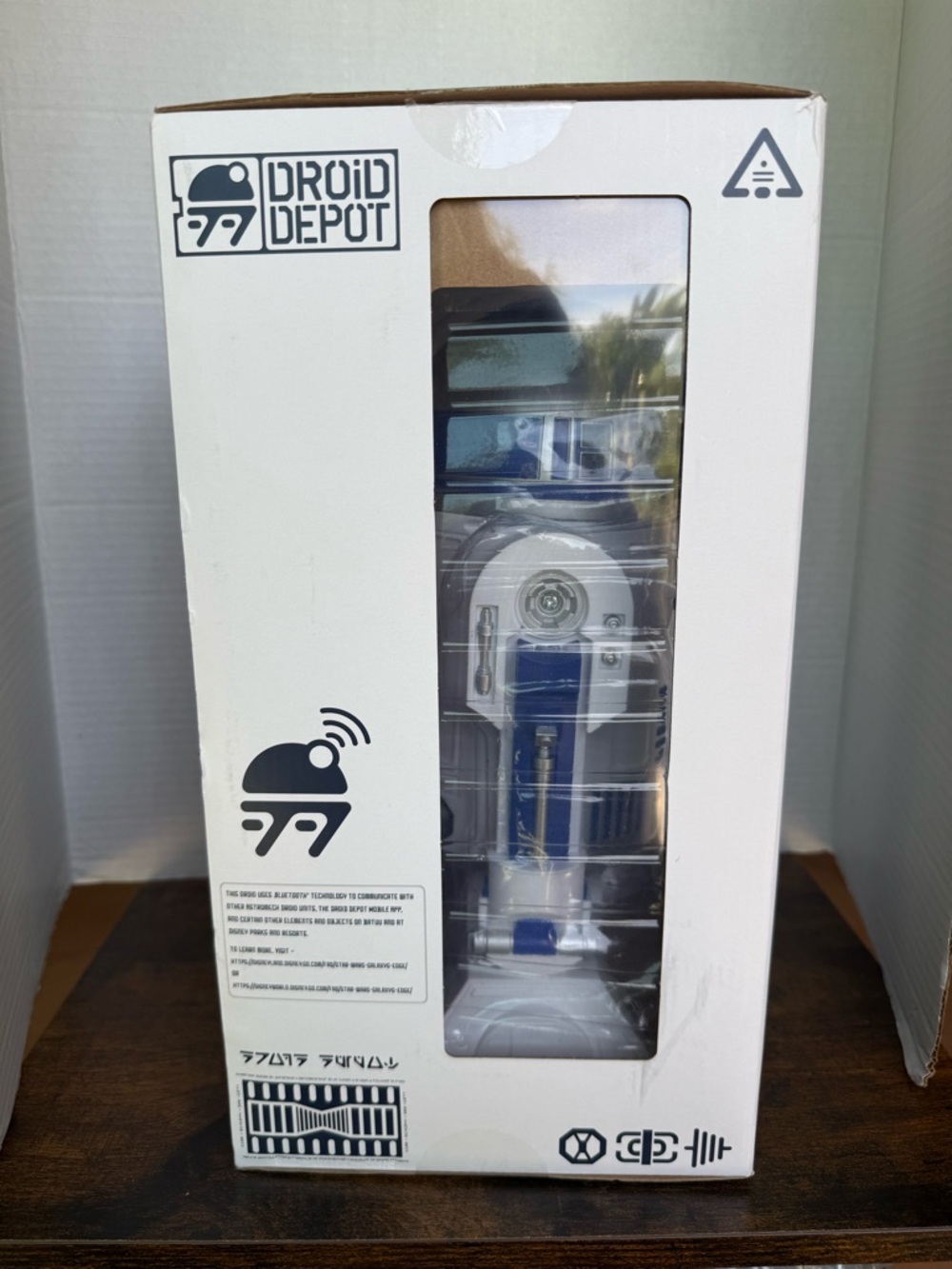 R2-D2 Interactive Remote Control Droid - White & Blue - Picture 8 of 12